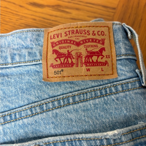EUC 501 Levis shorts button fly Sz W26 - Picture 11 of 12